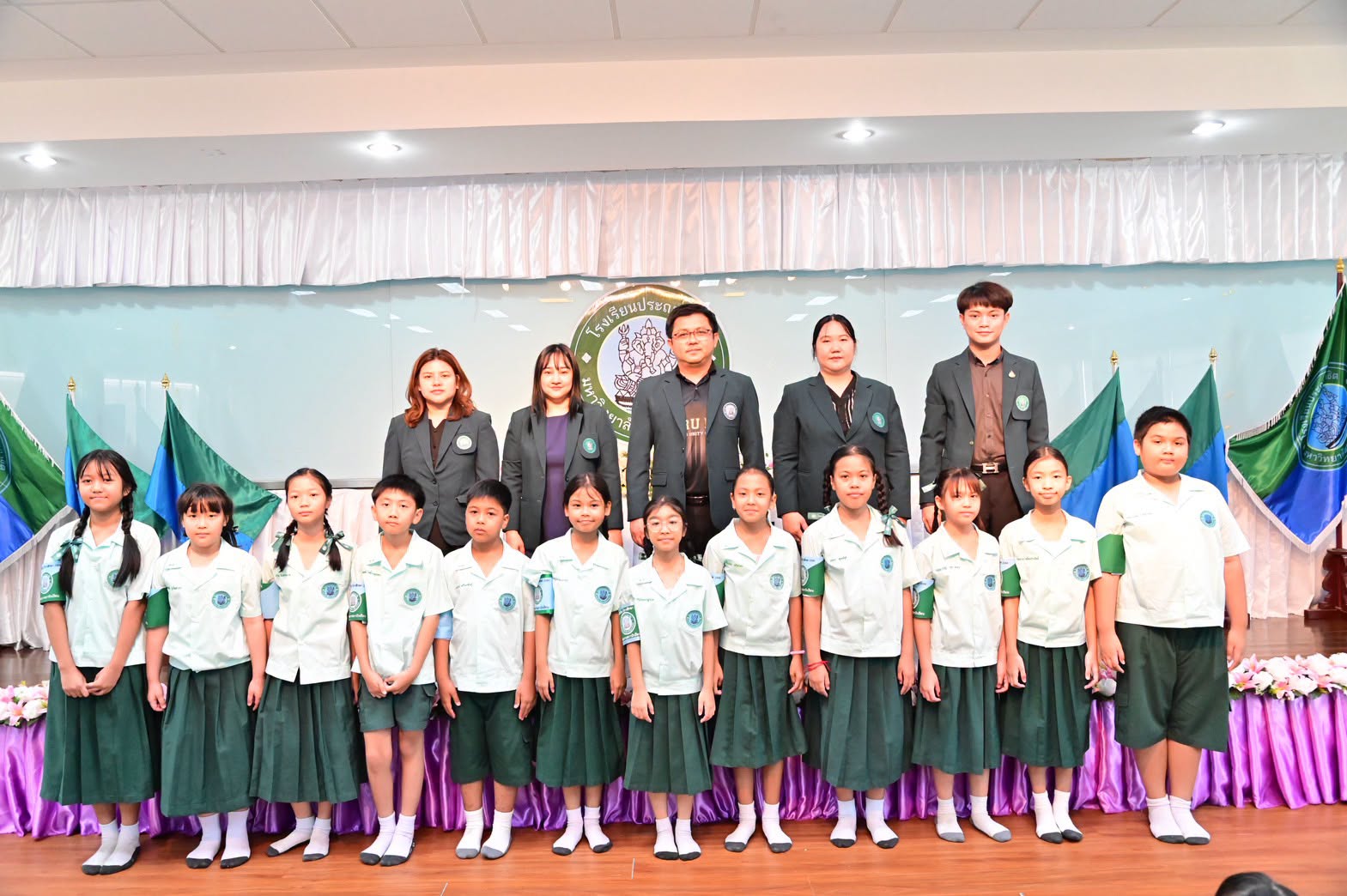 พิธีประดับปลอกเครื่องหมายสภานักเรียน ประจำปีการศึกษา 2569