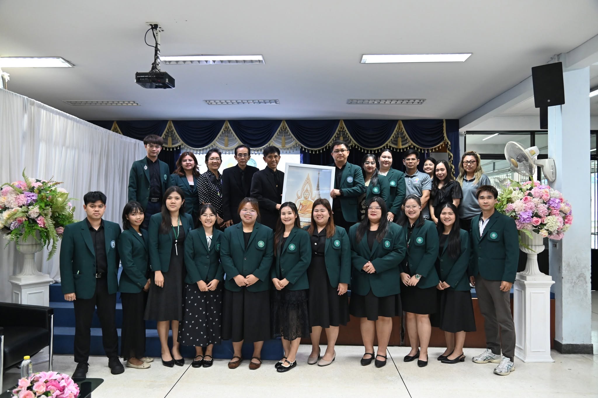 คณะผู้บริหารและคณะกรรมการบริหารโรงเรียนได้เข้าศึกษาดูงาน ณ โรงเรียนสาธิตมหาวิทยาลัยราชภัฏจันทรเกษม