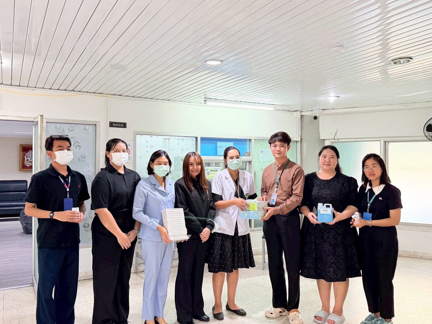 โรงเรียนประถมสาธิต มหาวิทยาลัยราชภัฏพระนคร ได้รับความอนุเคราะห์จากสำนักงานพัฒนาระบบสาธารณสุข สำนักอนามัย กรุงเทพมหานคร ร่วมกับศูนย์บริการสาธารณสุข 24 บางเขน